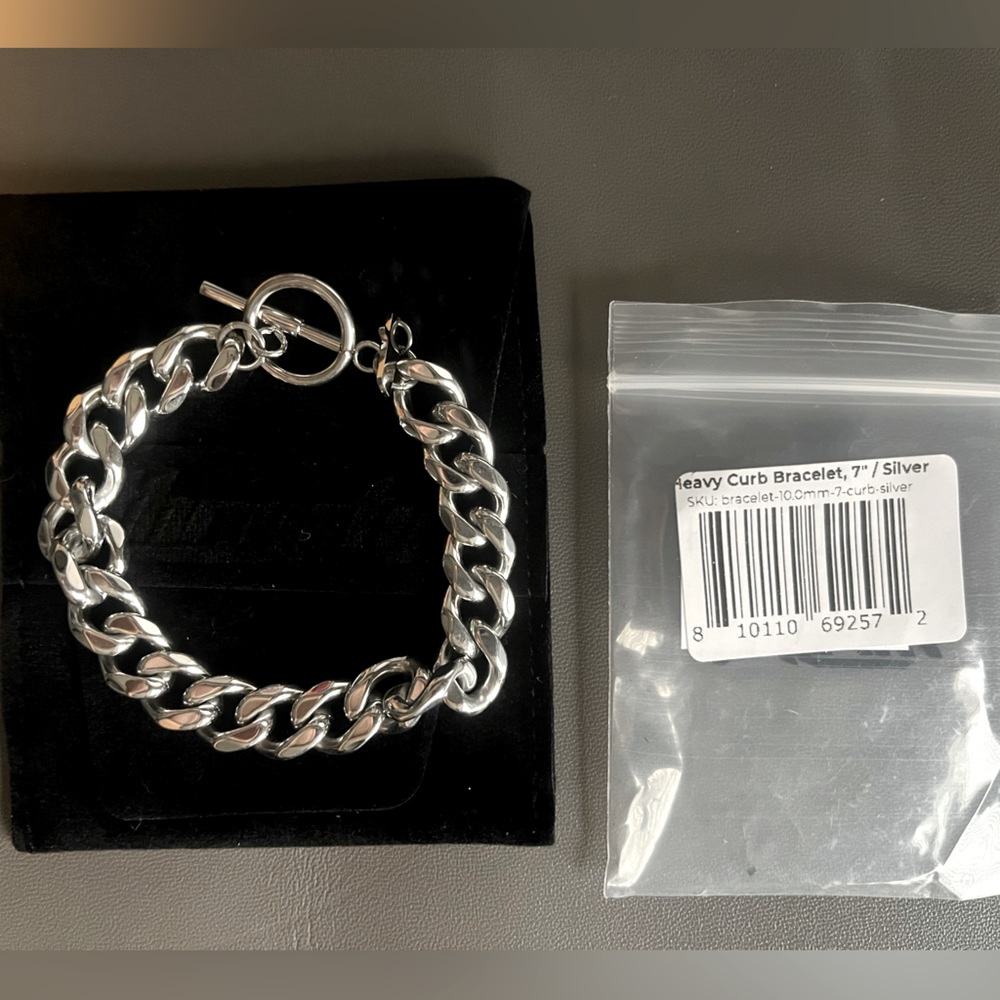 THRYFTY Heavy Curb Bracelet and silver pendant ✨